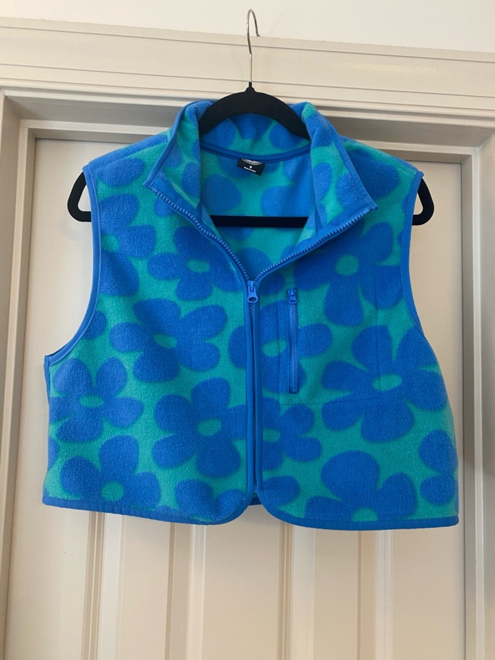 PacSun Blue and Green Floral Fleece Cropped Fitted Vest